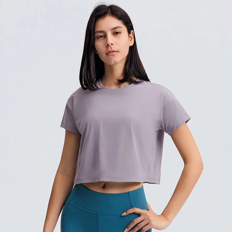 Women’s Seamless Yoga Crop Top – Quick-Dry Short Sleeve Gym & Running Shirt