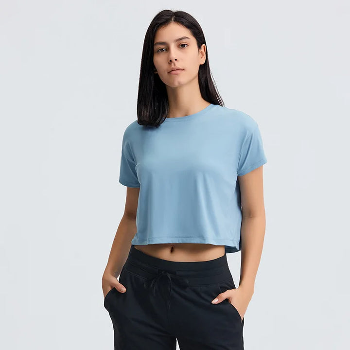 Women’s Seamless Yoga Crop Top – Quick-Dry Short Sleeve Gym & Running Shirt